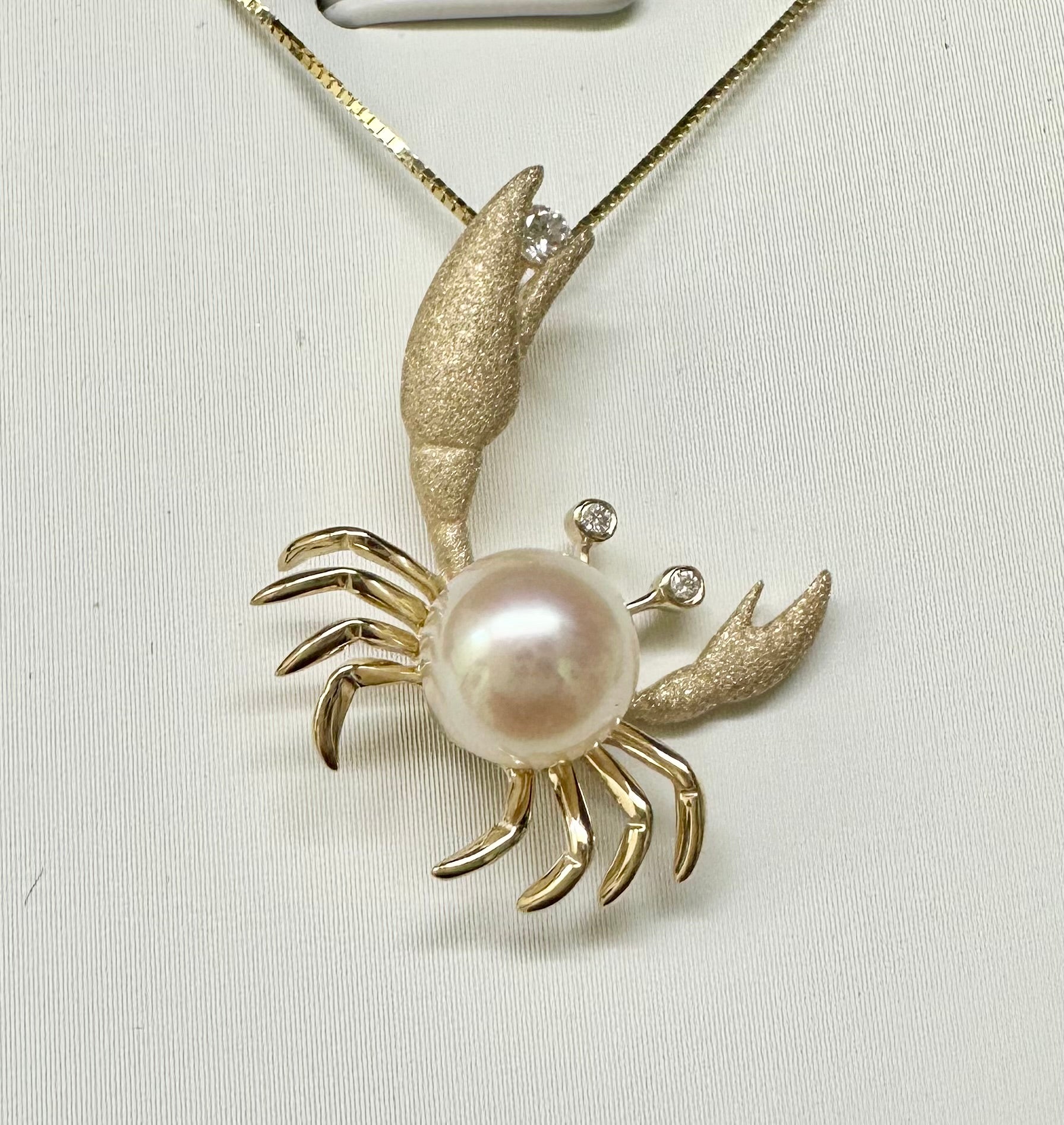 14K 22mm Crab Pendant 3Dia. 0.05CTW, 7mm FWP UPC-22DP7