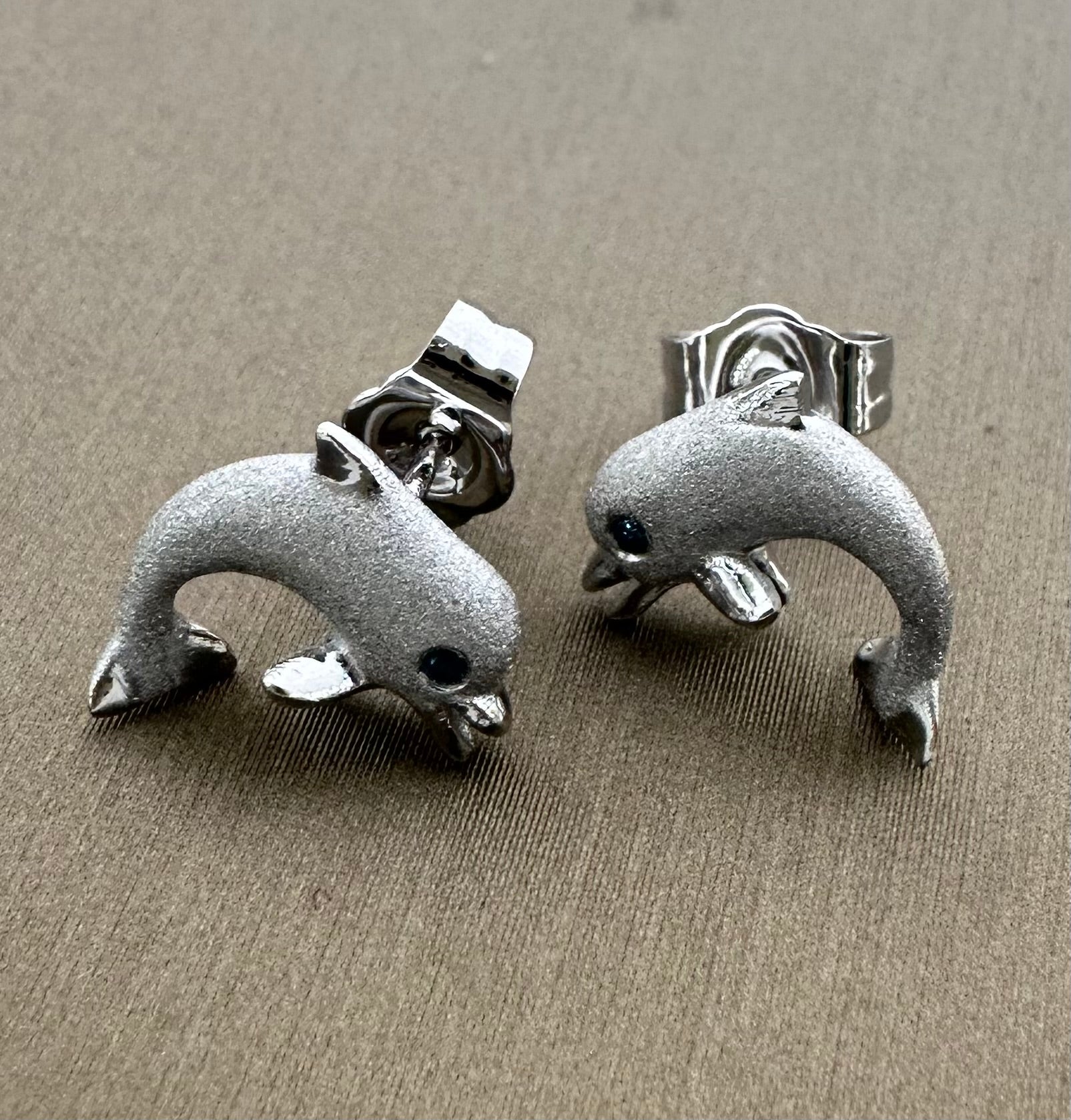 14K 10mm Jumping Dolphin Earrings, Stud w/2 Blue Dia. 0.02CTW DEJS-10SBDW